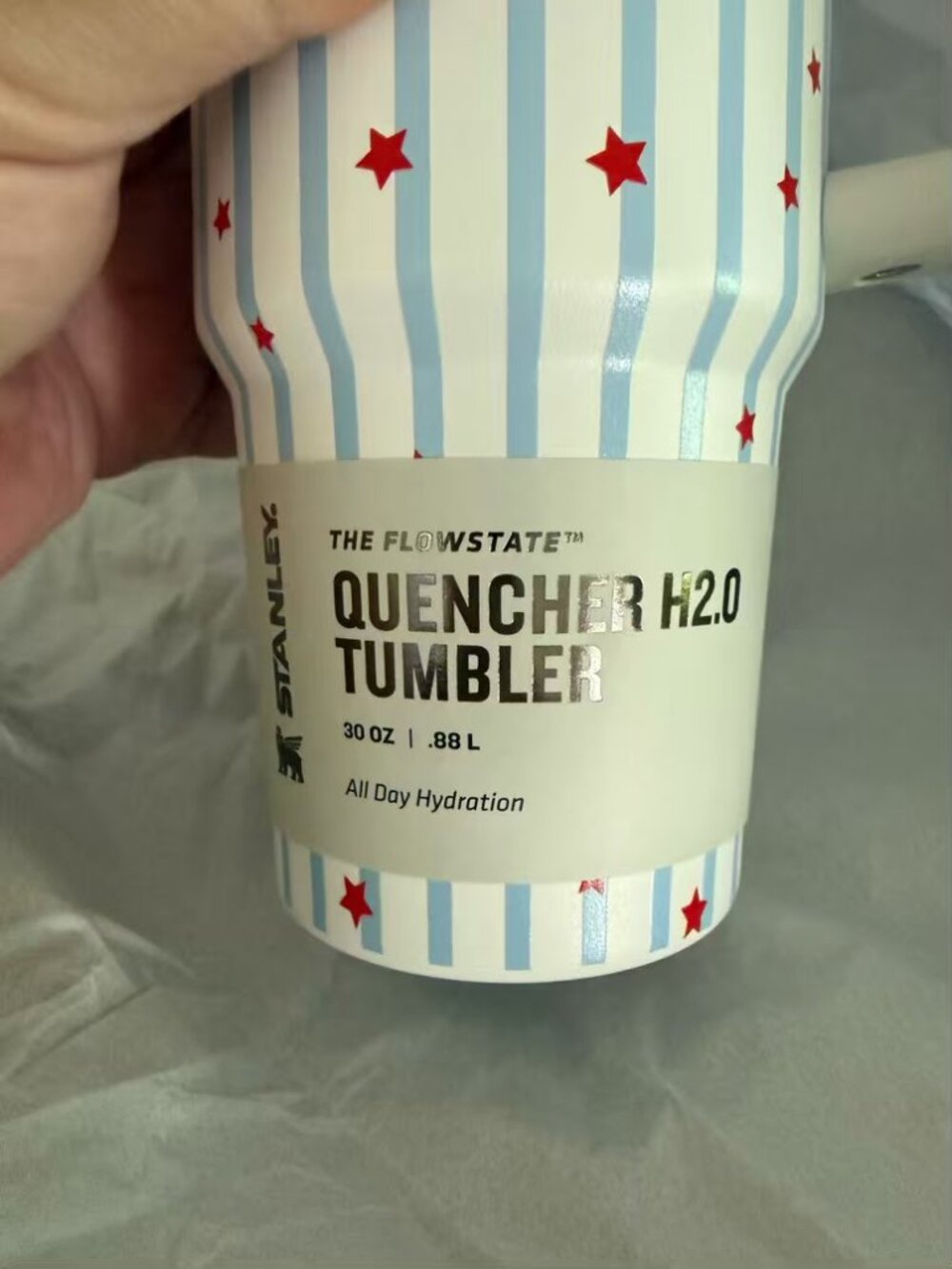 Stanley Quencher 30 oz H2.0 Tumbler Blue Starry Stripes NWT Limited Edition - Picture 2 of 3